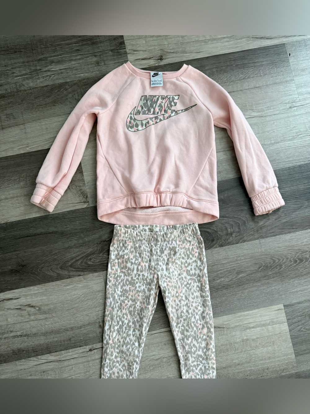 Nike Girls' Light Pink Sweatshirt with Pink & Gray Printed Leggings